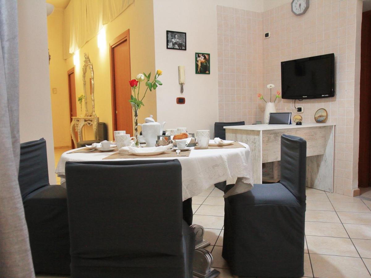 B&B Mitilini Central Station Napoli Eksteriør bilde