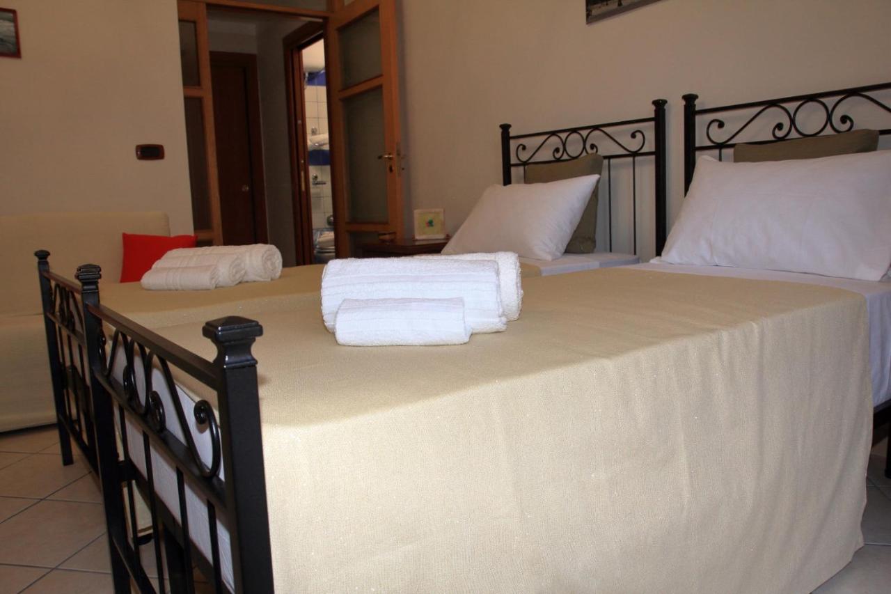 B&B Mitilini Central Station Napoli Rom bilde